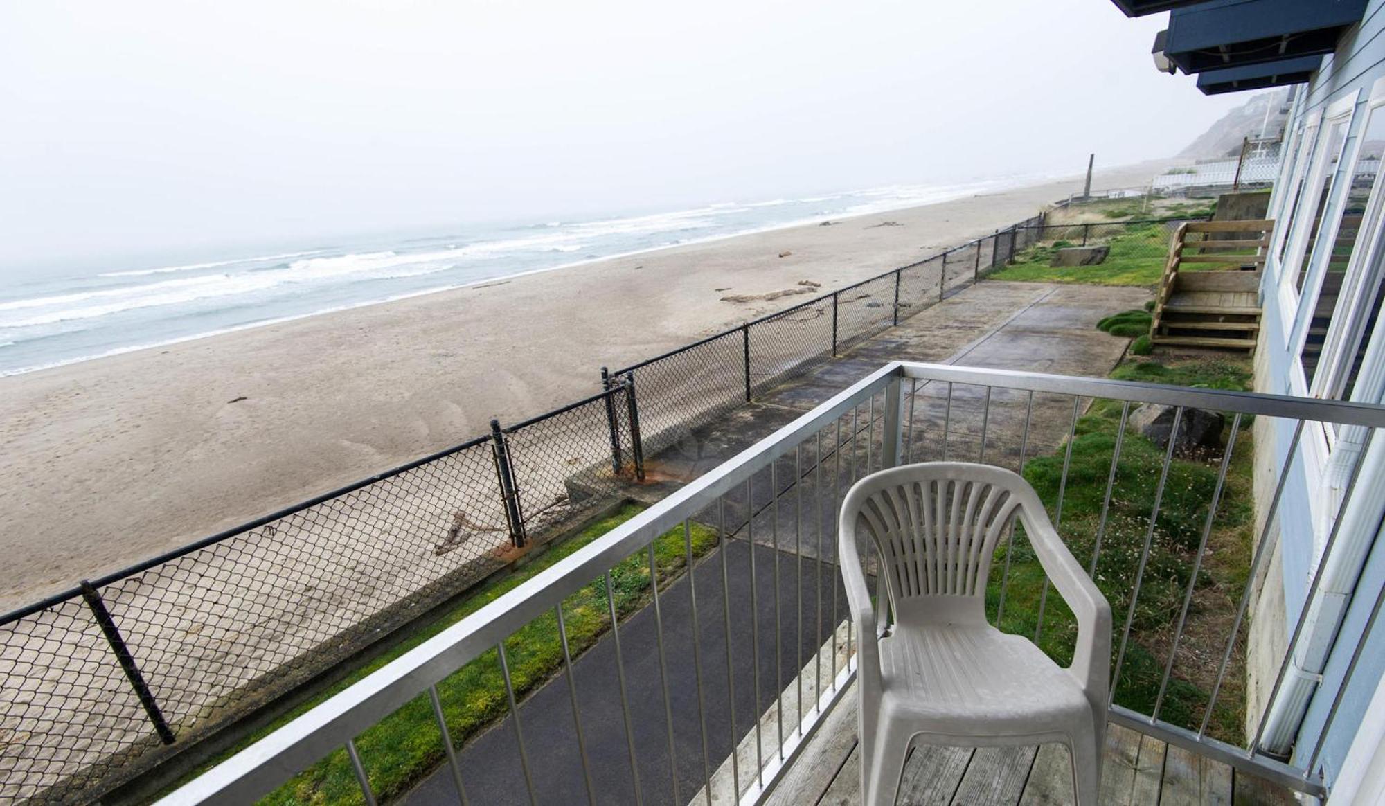 Sandcastle Beachfront Lincoln City Extérieur photo